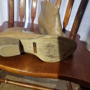 Low cut ankle cowboy boots